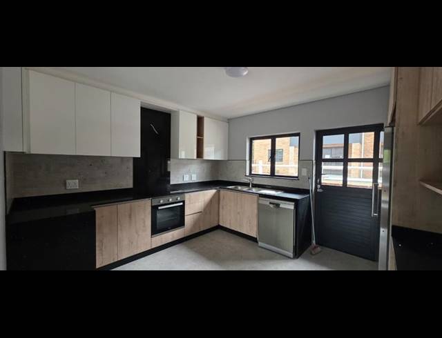 2 BEDROOM PROPERTY TO RENT IN ESCOMBE